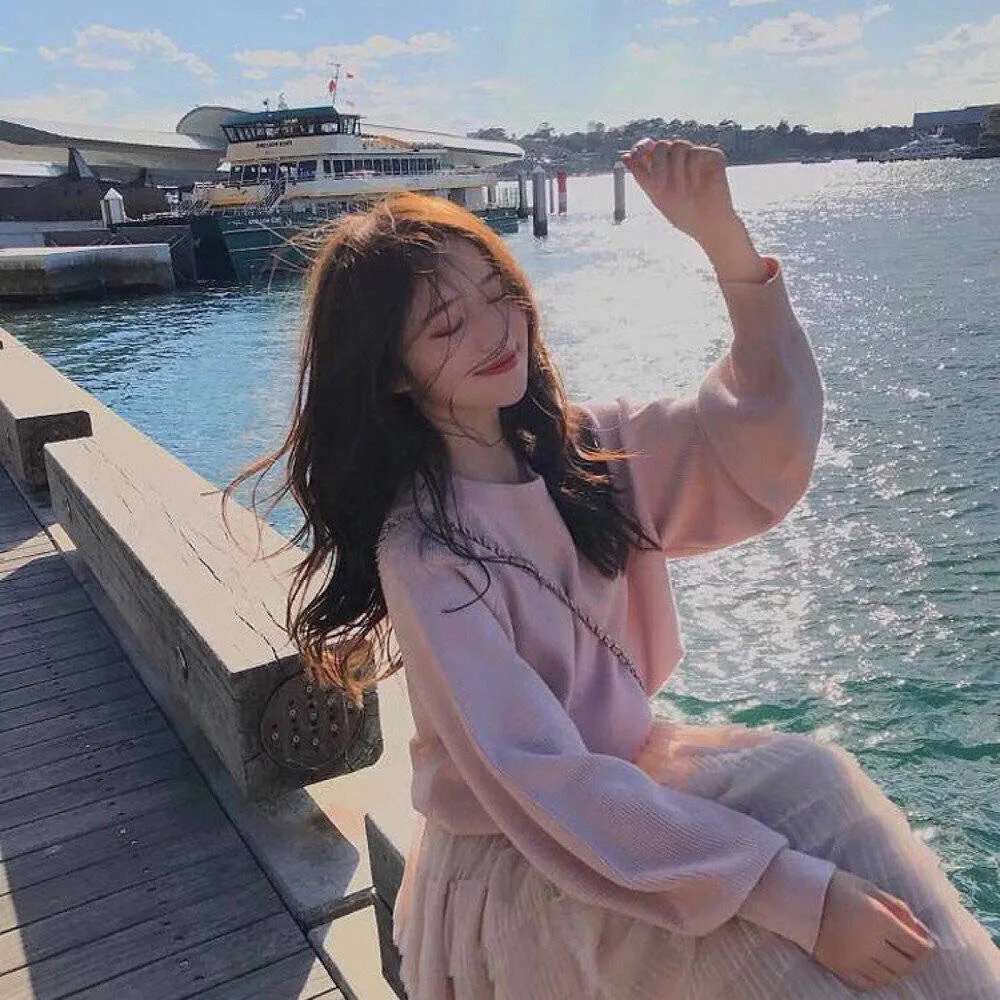 死人不穿格子衣 海报